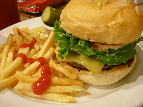 Cheeseburger by jetalone